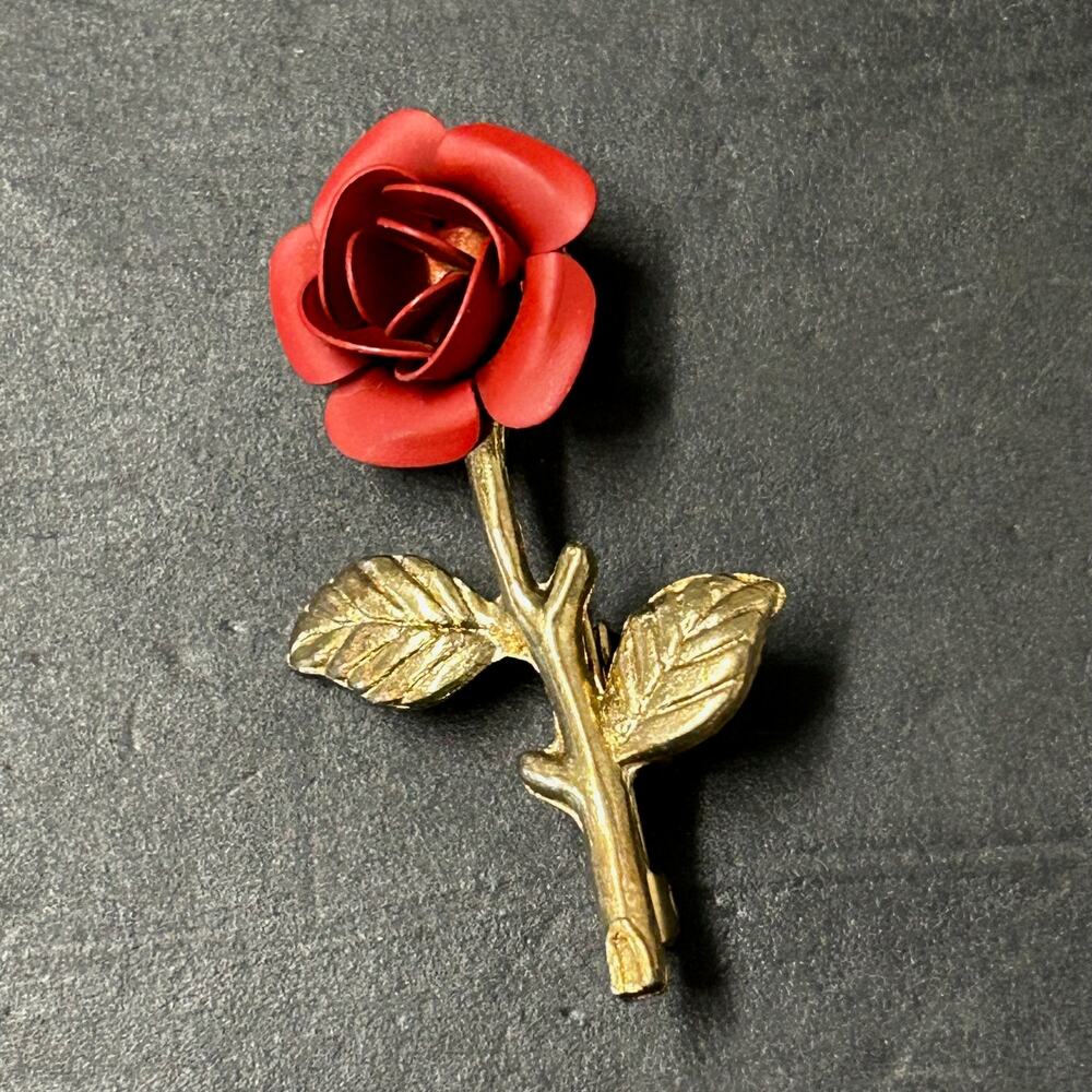 Vintage MCM Deep Red Rose Bloom Gold Tone Metal Brooch/Pin
